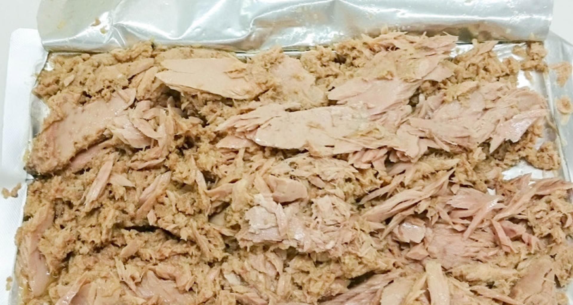 Tuna loins - open container view